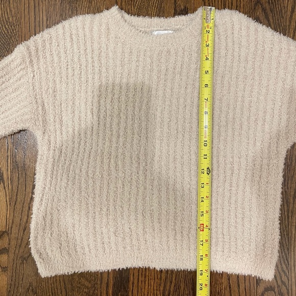 Soft, lightweight, cream colored crew neck fuzzy sweater - Picture 3 of 4